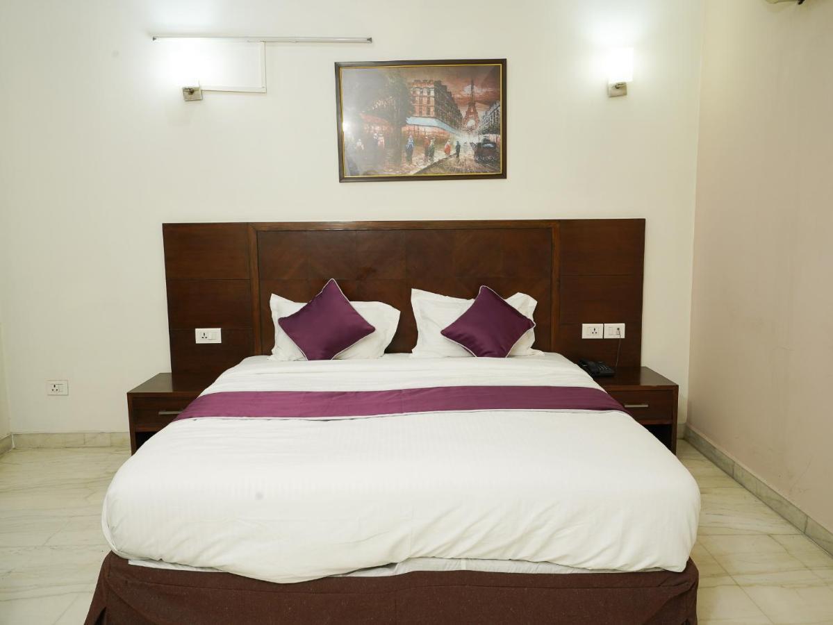 Lime Tree Hotel Sushant Lok Gurgaon Sector 29 Next To Iffco Chowk Metro Exteriér fotografie