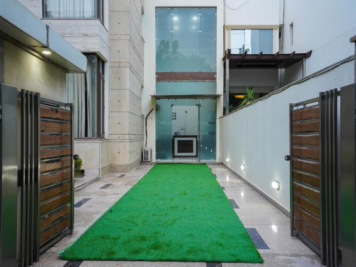 Lime Tree Hotel Sushant Lok Gurgaon Sector 29 Next To Iffco Chowk Metro Exteriér fotografie