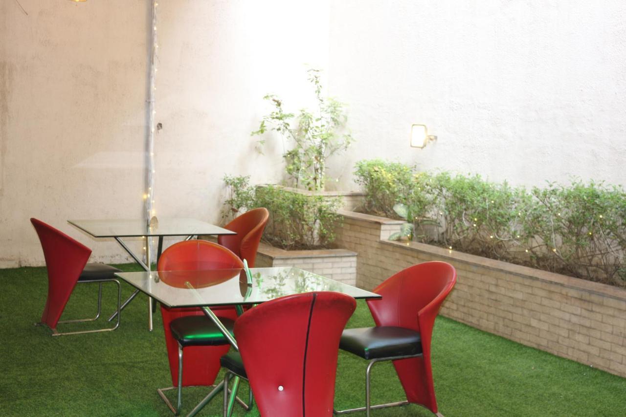 Lime Tree Hotel Sushant Lok Gurgaon Sector 29 Next To Iffco Chowk Metro Exteriér fotografie