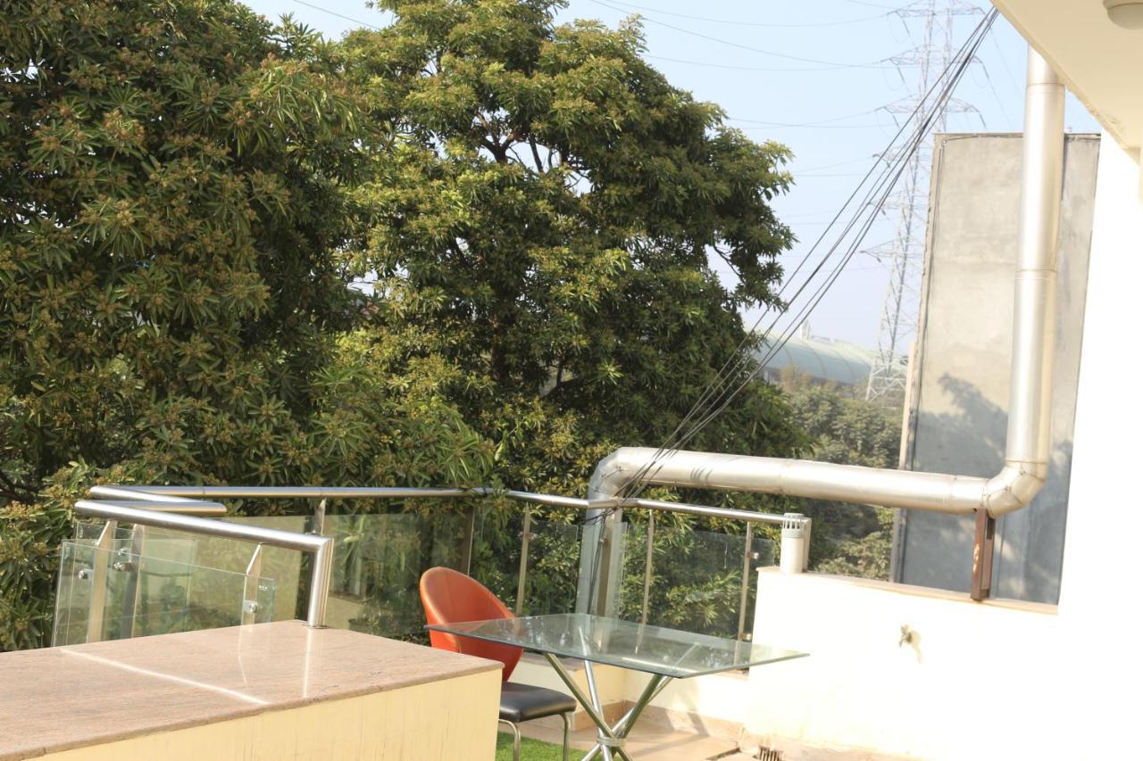 Lime Tree Hotel Sushant Lok Gurgaon Sector 29 Next To Iffco Chowk Metro Exteriér fotografie